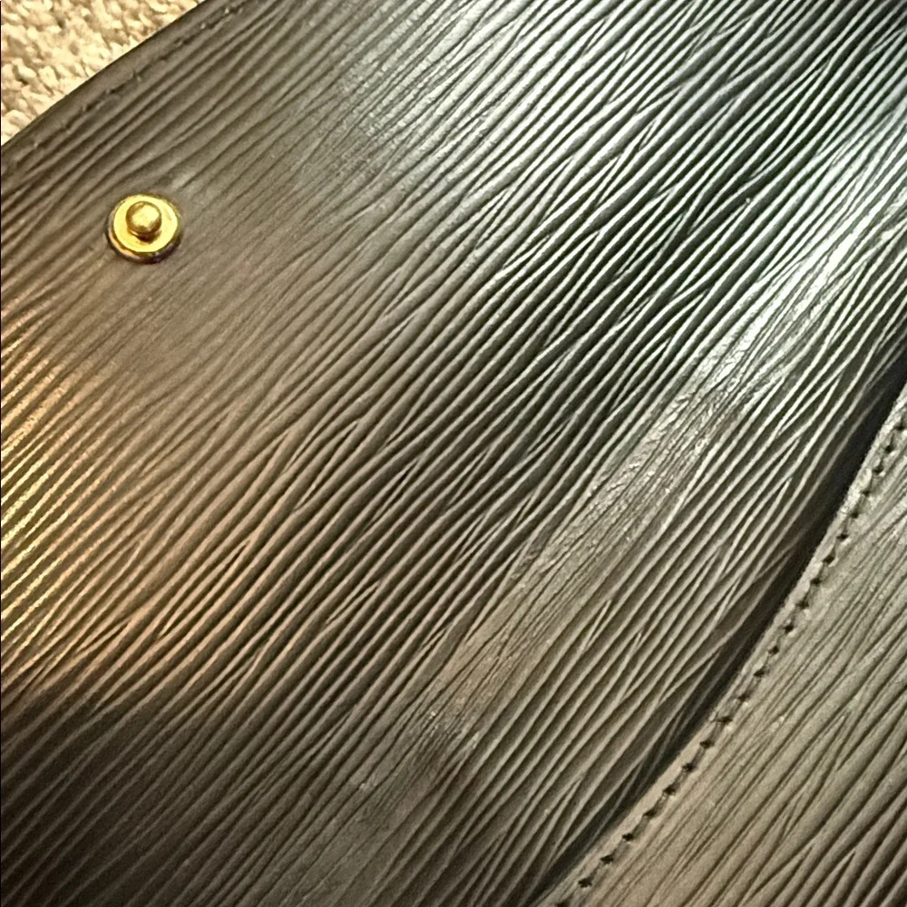 💎AUTHENTIC 💎Louis Vuitton Vintage Epi Montaigne 27 clutch w/insert & chain - Picture 12 of 14